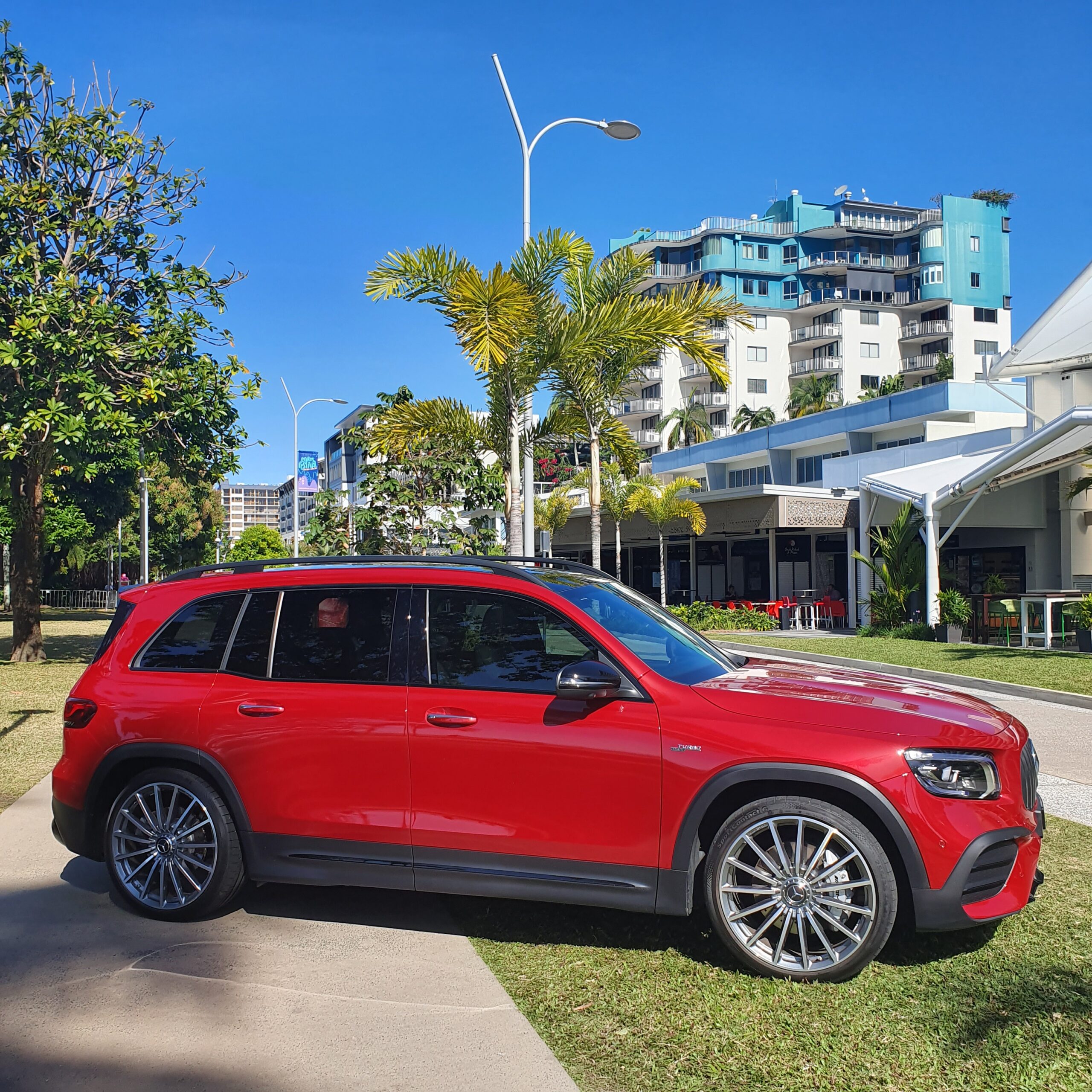 Self drive Luxury Car Hire Cairns