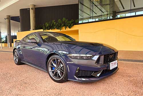 mustang dark horse v2